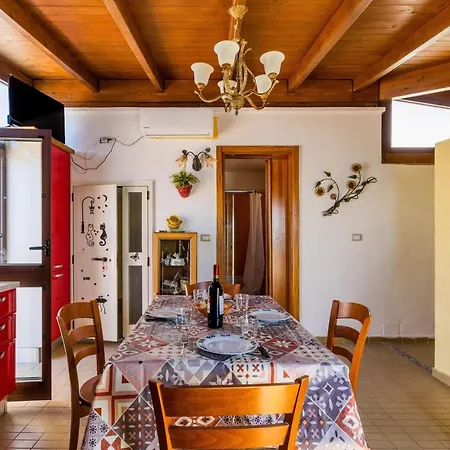 Attico Sul Mare Apartment *