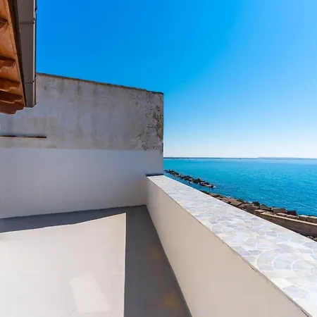 Attico Sul Mare Apartment *